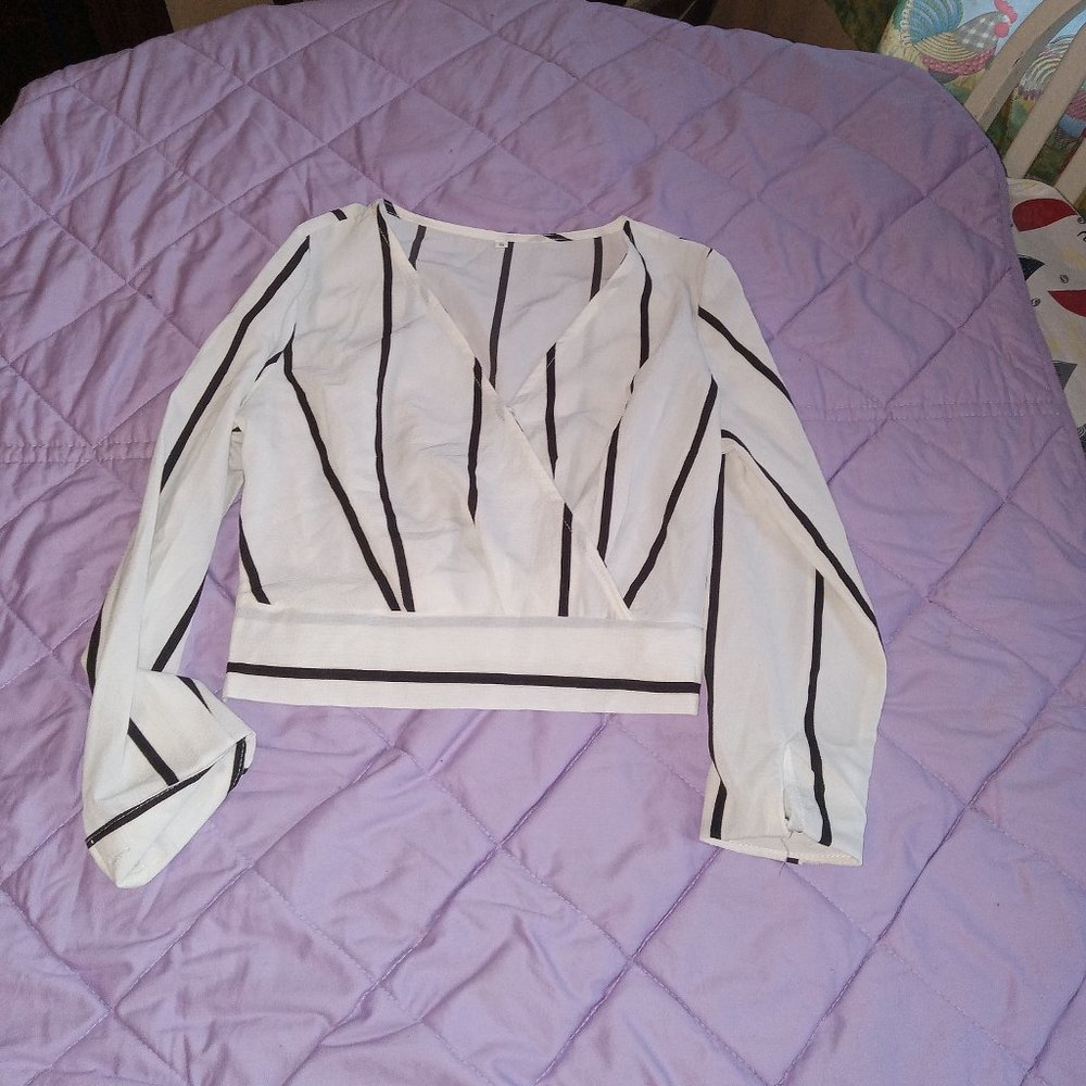 Unbranded Long Sleeved Cropped Blouse Small Faux Wrap White and  Black